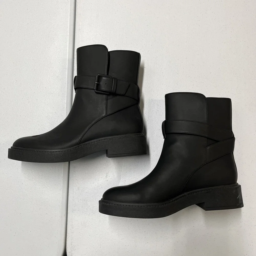 Vince Kaelyn Black Waterproof‎ Ankle Boot Womens Size 6 Moto Utility Chunky Sole